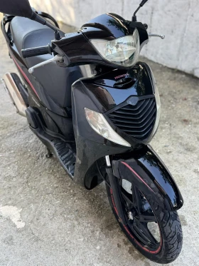Honda Sh 150 | Auto.bg — изображение 10 Honda Sh 150 | Auto.bg — изображение 10