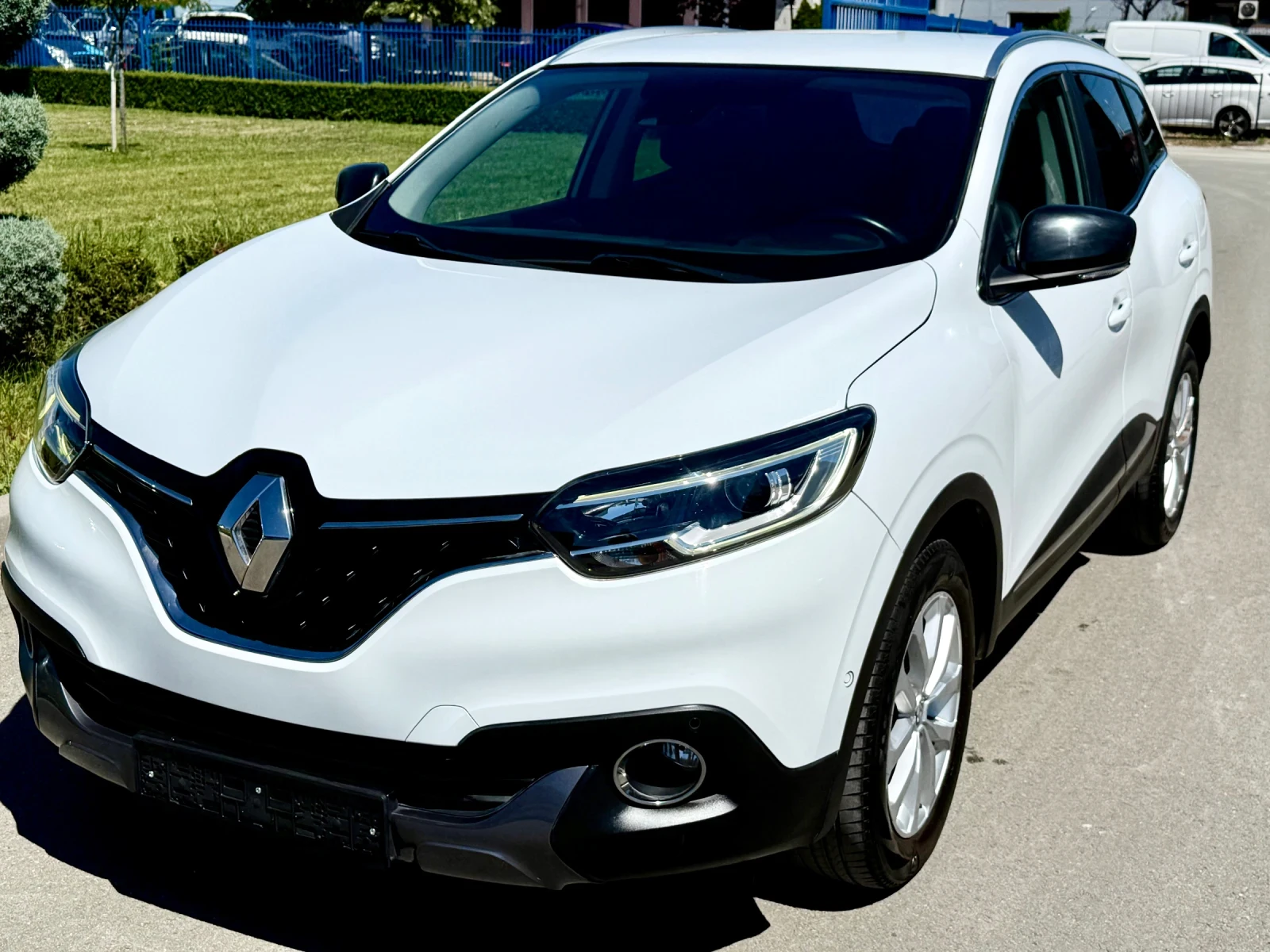 Renault Kadjar 1.5DCI-ENERGY INTENSE-КОЖА-НАВИ-LED-РЕАЛНИ КМ. | Auto.bg — изображение 1 Renault Kadjar 1.5DCI-ENERGY INTENSE-КОЖА-НАВИ-LED-РЕАЛНИ КМ. | Auto.bg — изображение 1