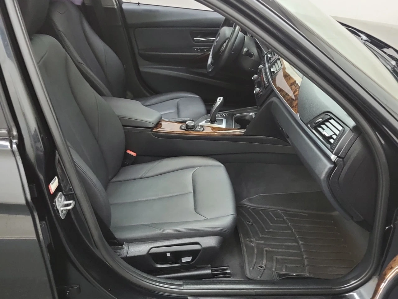 BMW 328 * АВТО КРЕДИТ* ЦЕНА ДО БГ * СЕРВИЗНА ИСТОРИЯ *  - изображение 7 | Auto.bg BMW 328 * АВТО КРЕДИТ* ЦЕНА ДО БГ * СЕРВИЗНА ИСТОРИЯ *  - изображение 7