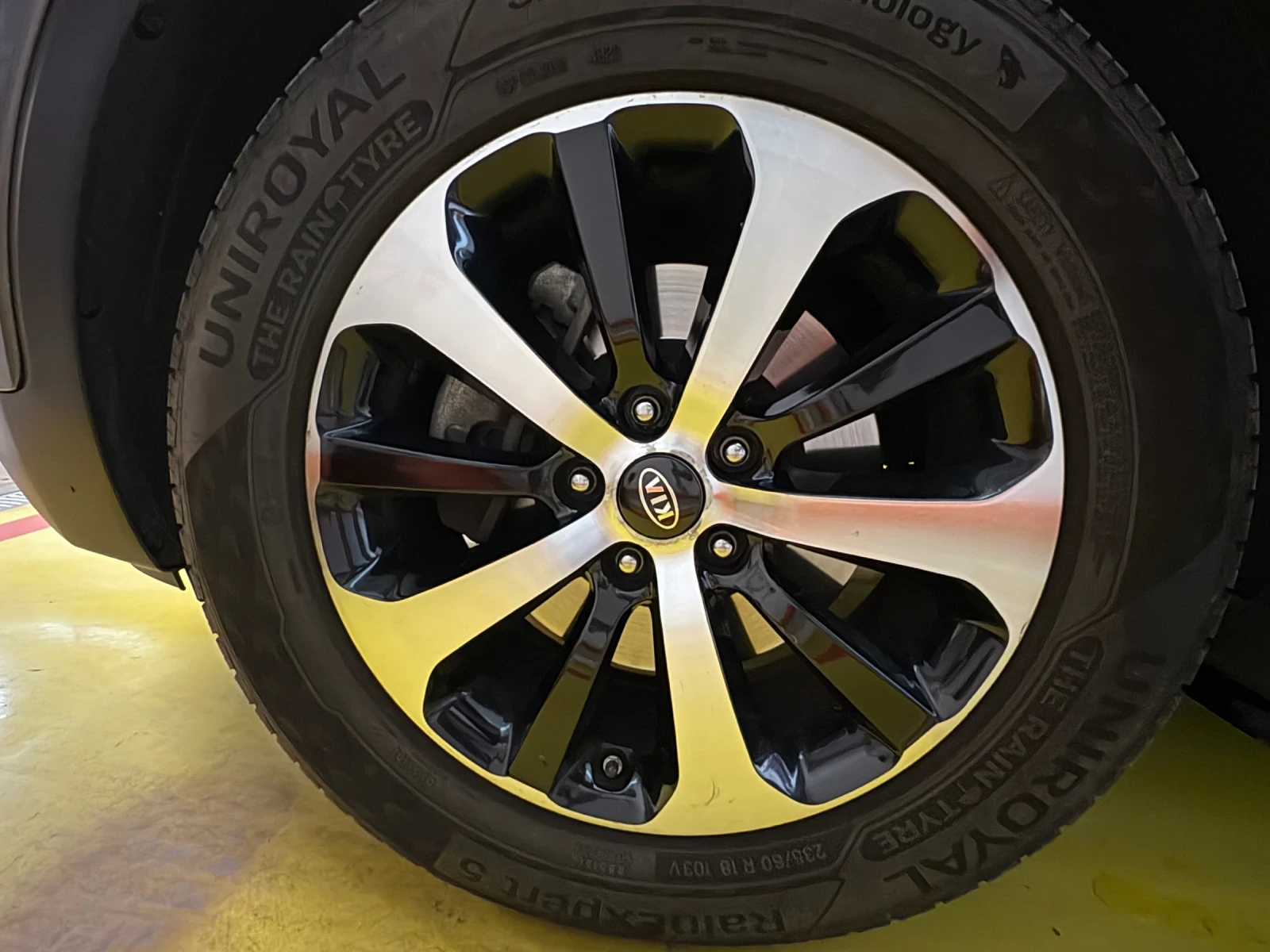 Kia Sorento 2.2 CRDI, 6+ 1 места - изображение 6 | Auto.bg Kia Sorento 2.2 CRDI, 6+ 1 места - изображение 6