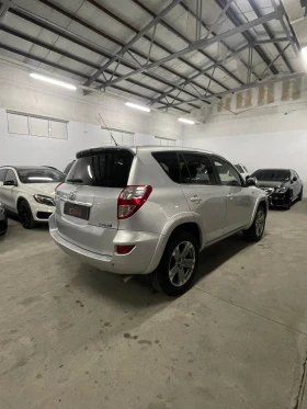 Toyota Rav4 2.2D-4D 4x4, Подгрев/Автоматик/Нави/кожа/темпо/ТОП - 16900 лв. / 8640.83 € - 98175351 5 | Car24.bg Toyota Rav4 2.2D-4D 4x4, Подгрев/Автоматик/Нави/кожа/темпо/ТОП - 16900 лв. / 8640.83 € - 98175351 5