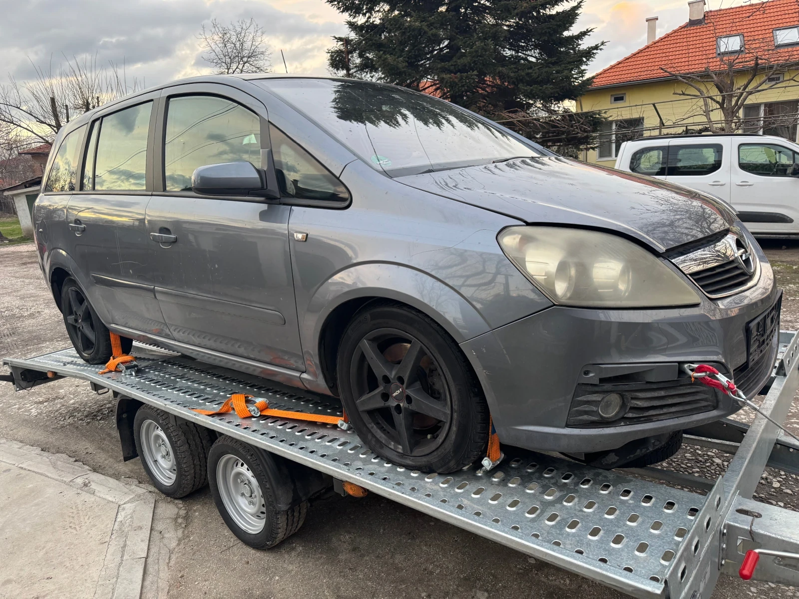 Opel Zafira undefined | Auto.bg — изображение 1 Opel Zafira undefined | Auto.bg — изображение 1