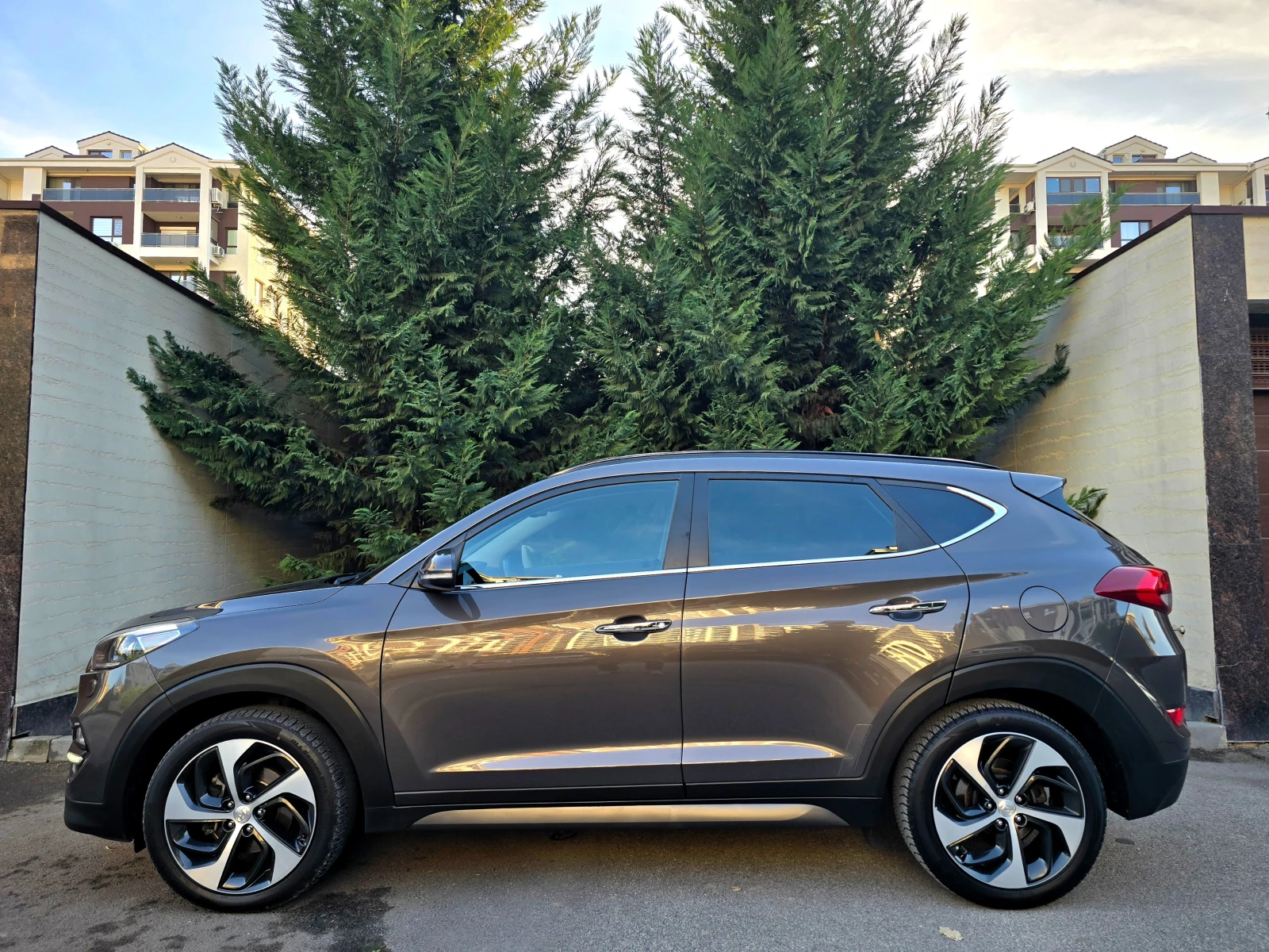 Hyundai Tucson 2.0 PREMIUM-FULL - изображение 8 | Auto.bg Hyundai Tucson 2.0 PREMIUM-FULL - изображение 8
