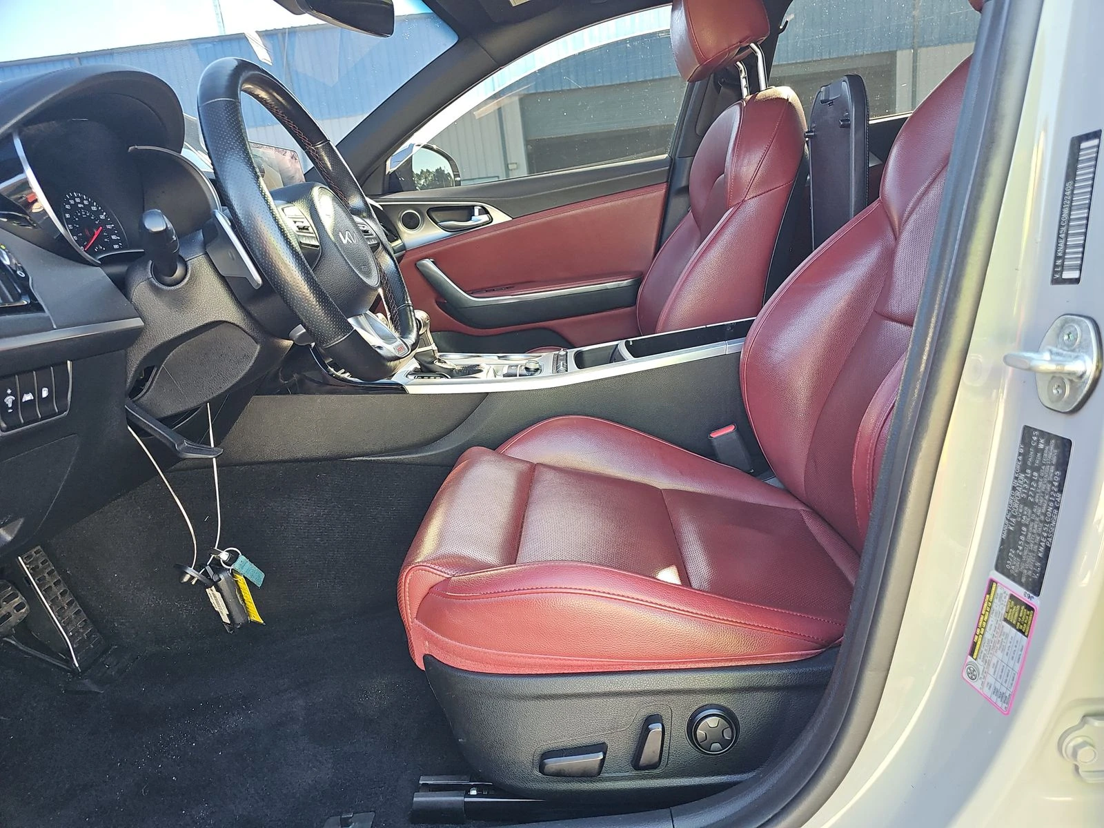 Kia Stinger * GT1* 4x4* PANO - изображение 9 | Auto.bg Kia Stinger * GT1* 4x4* PANO - изображение 9
