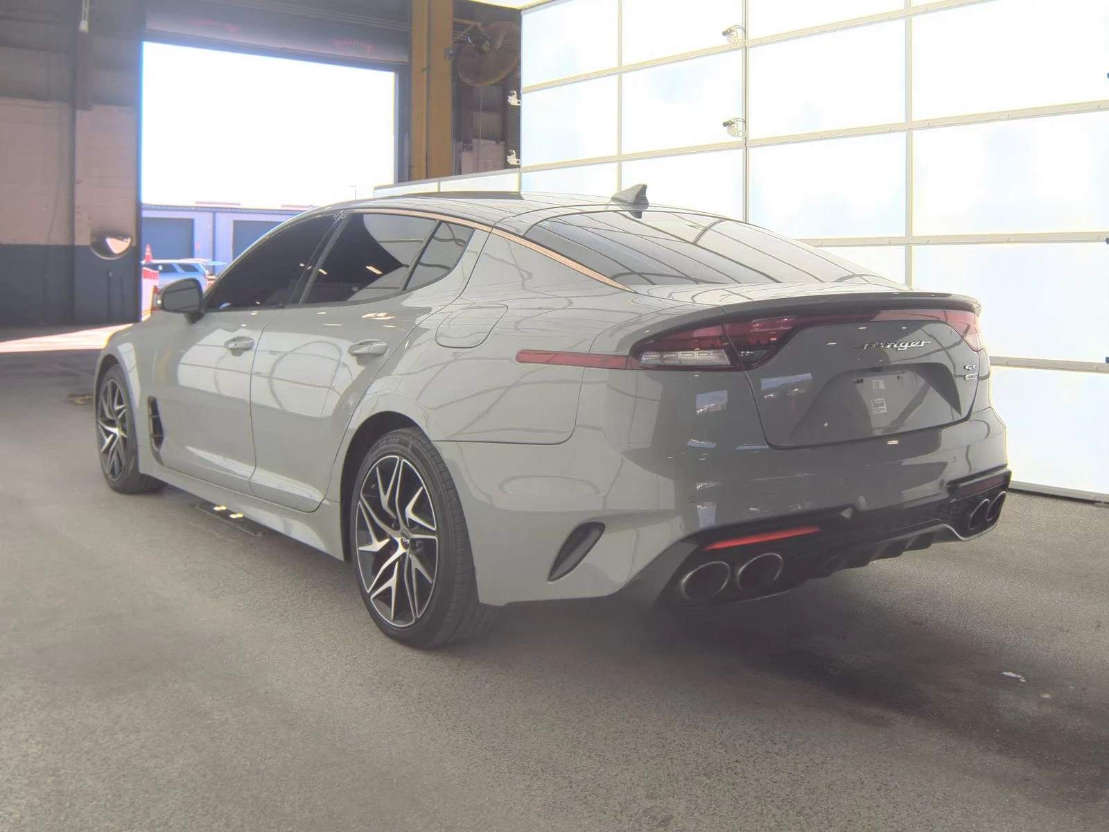 Kia Stinger * GT1* 4x4* PANO - изображение 4 | Auto.bg Kia Stinger * GT1* 4x4* PANO - изображение 4