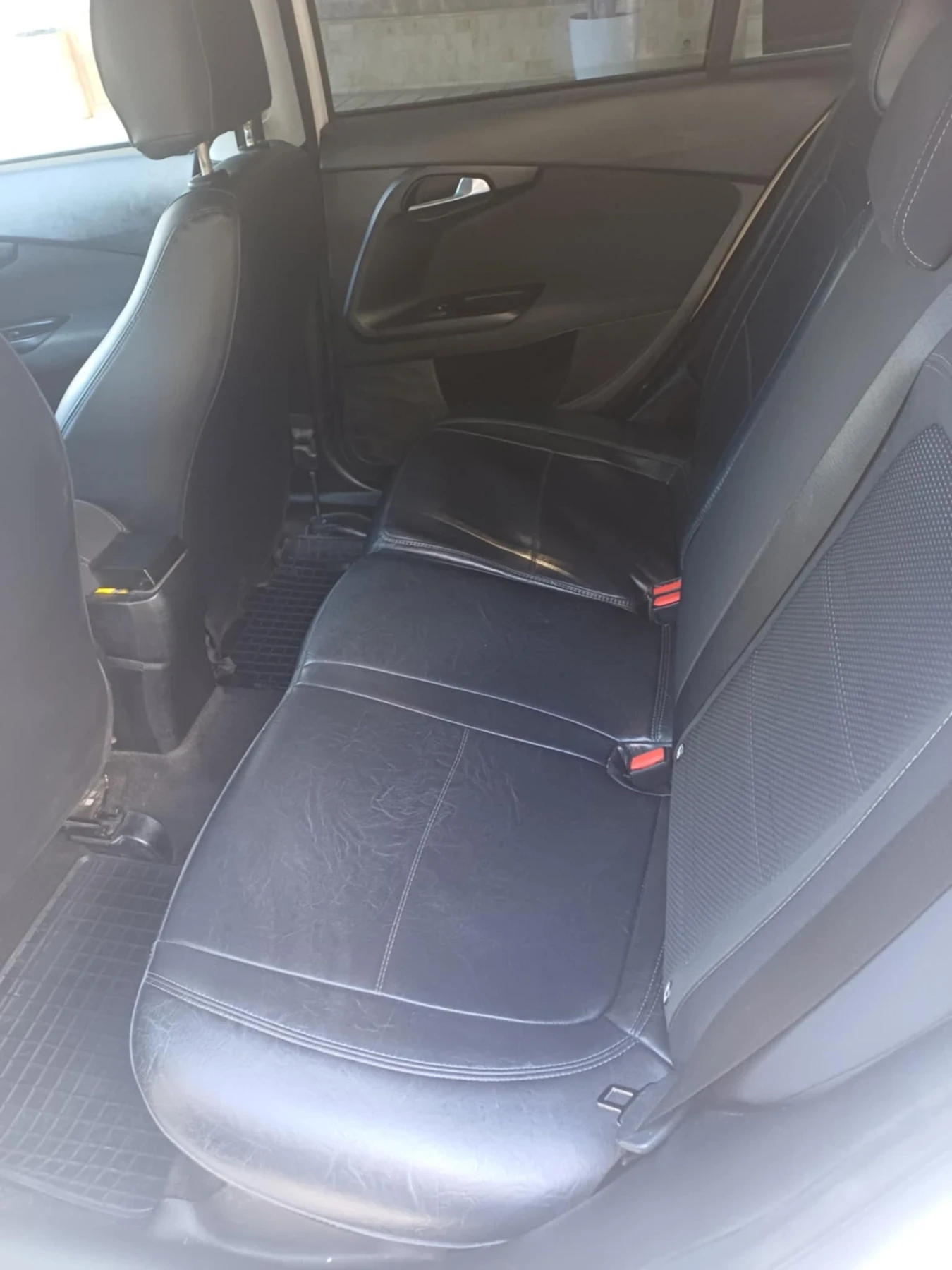 Fiat Tipo Full led 1.4 T-jet 120hp benzine LPG заводско - изображение 7 | Auto.bg Fiat Tipo Full led 1.4 T-jet 120hp benzine LPG заводско - изображение 7