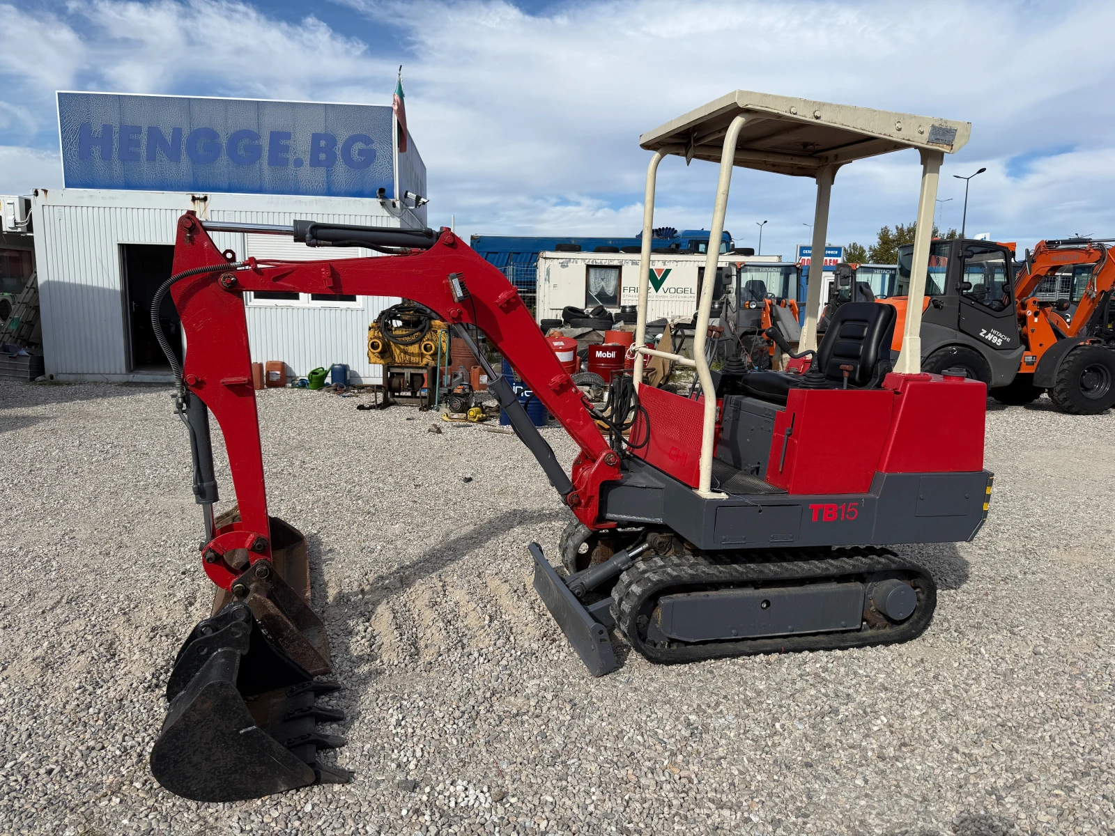 Багер Takeuchi TB15 3 КОФИ - изображение 3 | Auto.bg Багер Takeuchi TB15 3 КОФИ - изображение 3