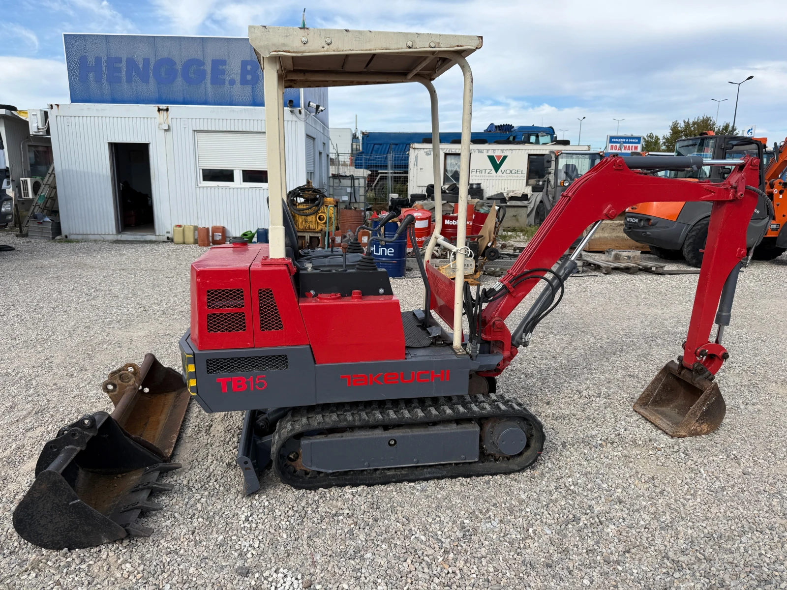 Багер Takeuchi TB15 3 КОФИ - изображение 10 | Auto.bg Багер Takeuchi TB15 3 КОФИ - изображение 10