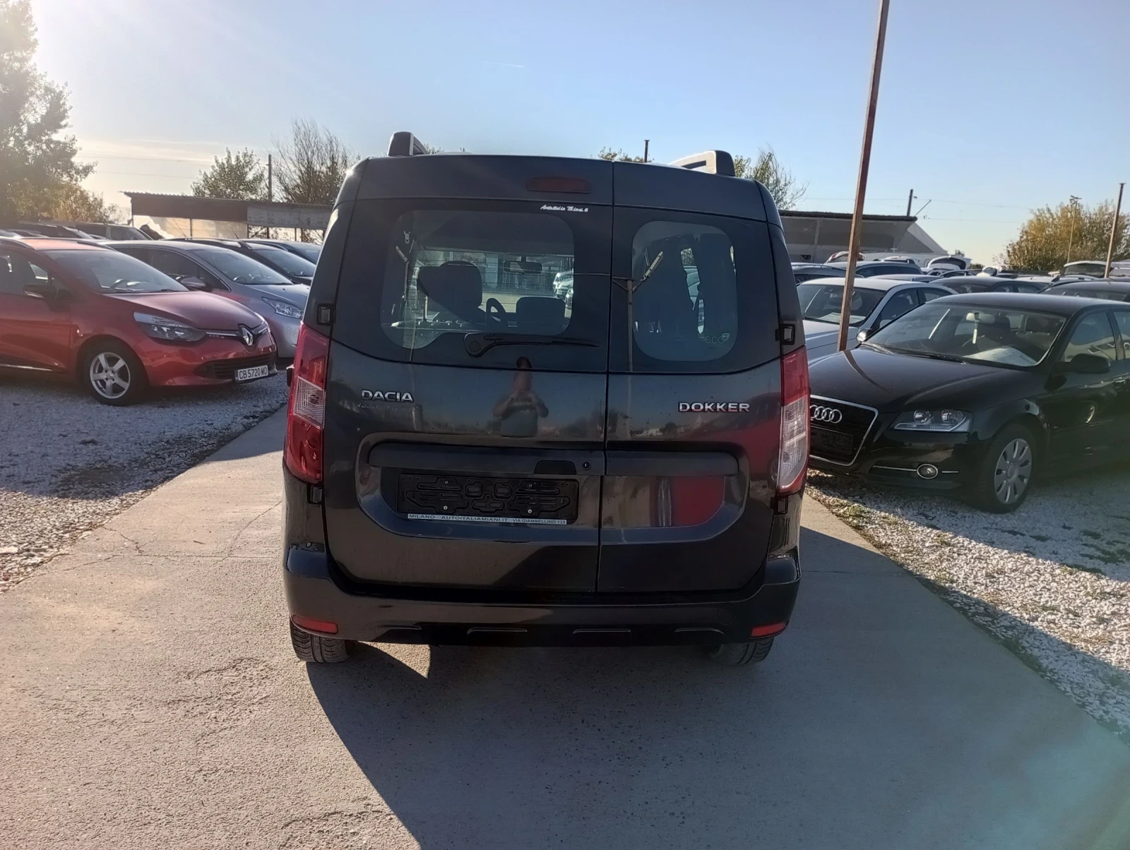 Dacia Dokker 5 врати, Италия  - изображение 4 | Auto.bg Dacia Dokker 5 врати, Италия  - изображение 4