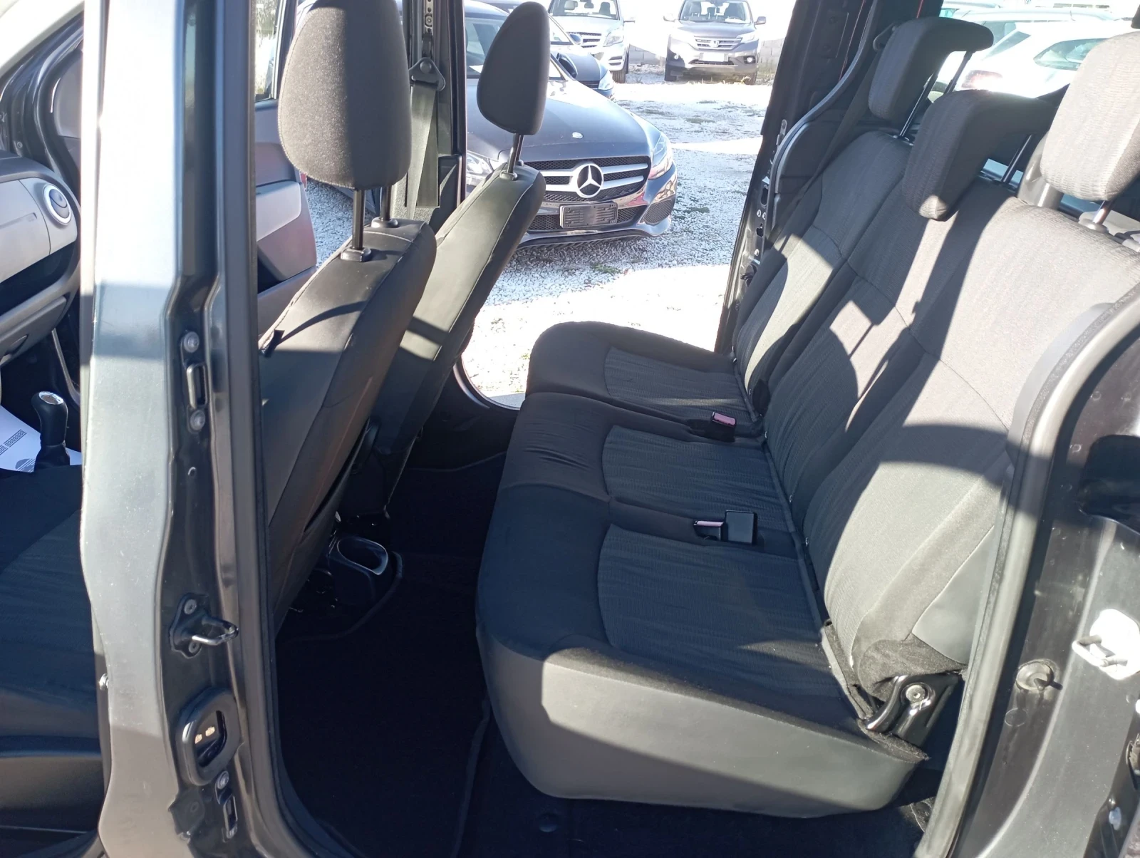 Dacia Dokker 5 врати, Италия  - изображение 8 | Auto.bg Dacia Dokker 5 врати, Италия  - изображение 8