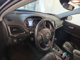Jeep Cherokee * TRAILHAWK * CARFAX * | Auto.bg — изображение 8 Jeep Cherokee * TRAILHAWK * CARFAX * | Auto.bg — изображение 8