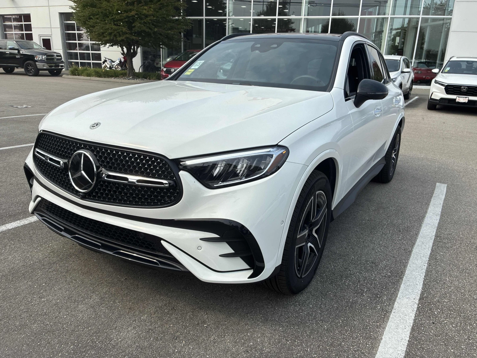 Mercedes-Benz GLC 300 undefined | Auto.bg — изображение 1 Mercedes-Benz GLC 300 undefined | Auto.bg — изображение 1