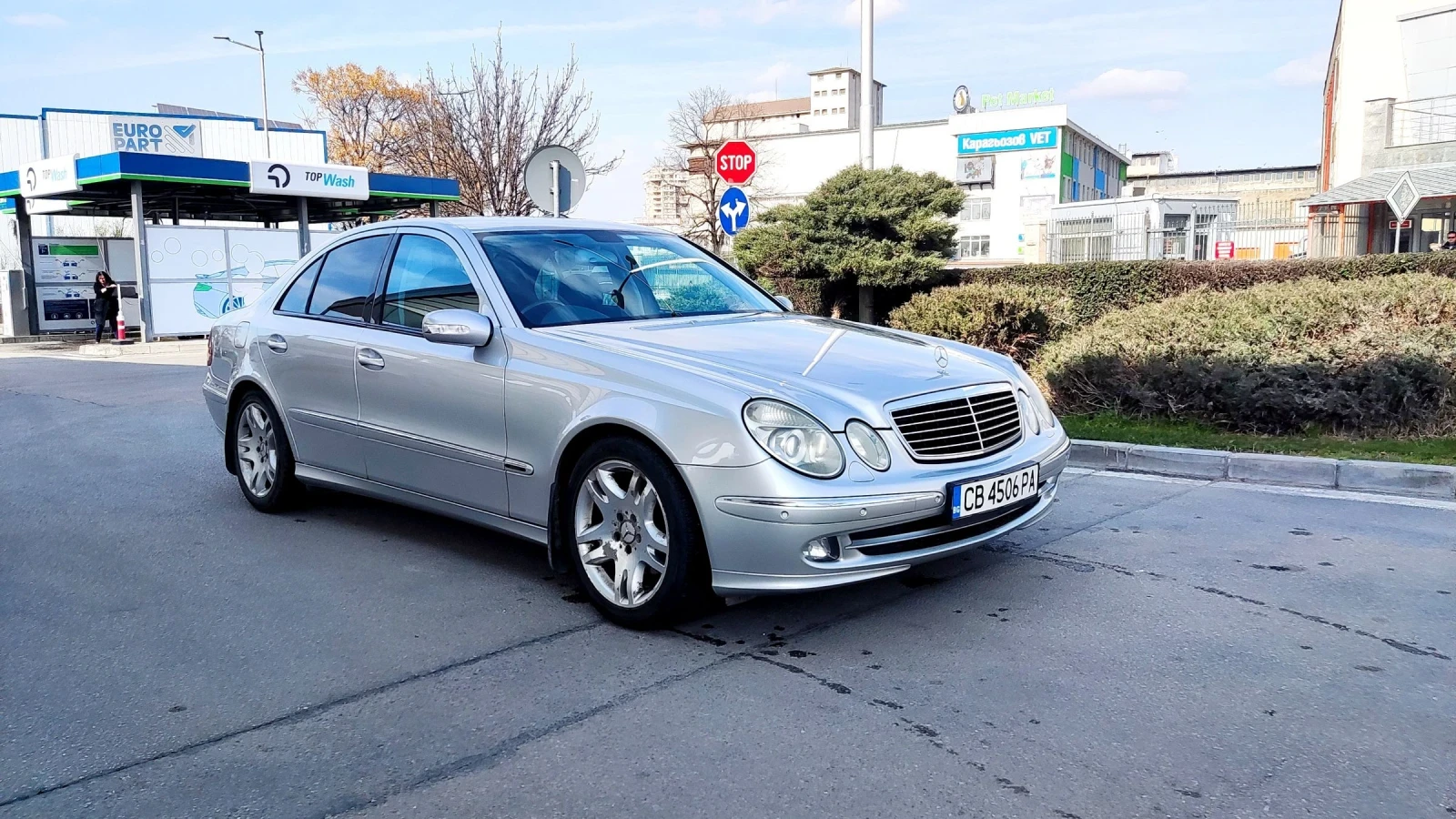Mercedes-Benz E 320 undefined | Auto.bg — изображение 1 Mercedes-Benz E 320 undefined | Auto.bg — изображение 1