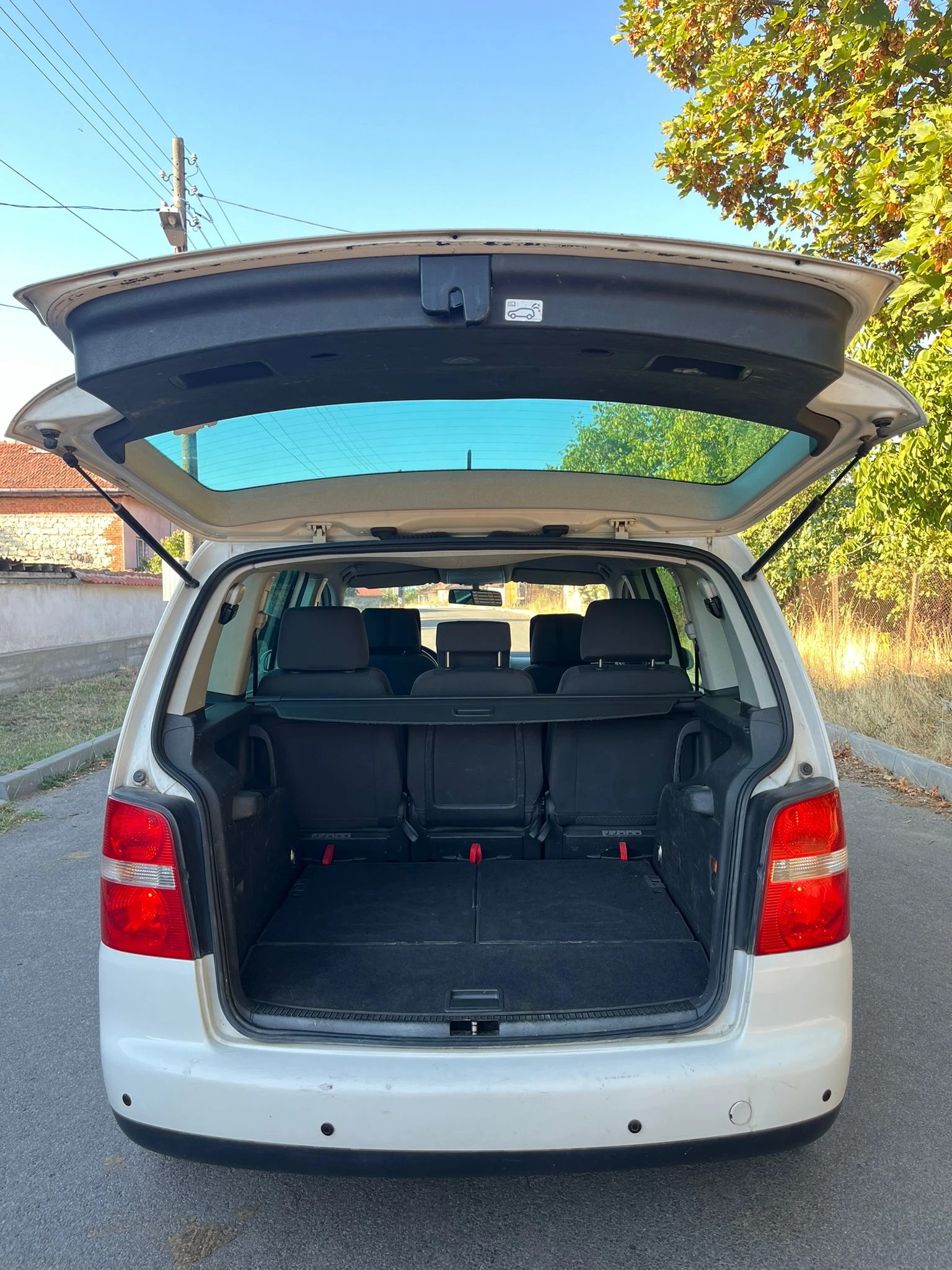 VW Touran  - изображение 9 | Auto.bg VW Touran  - изображение 9