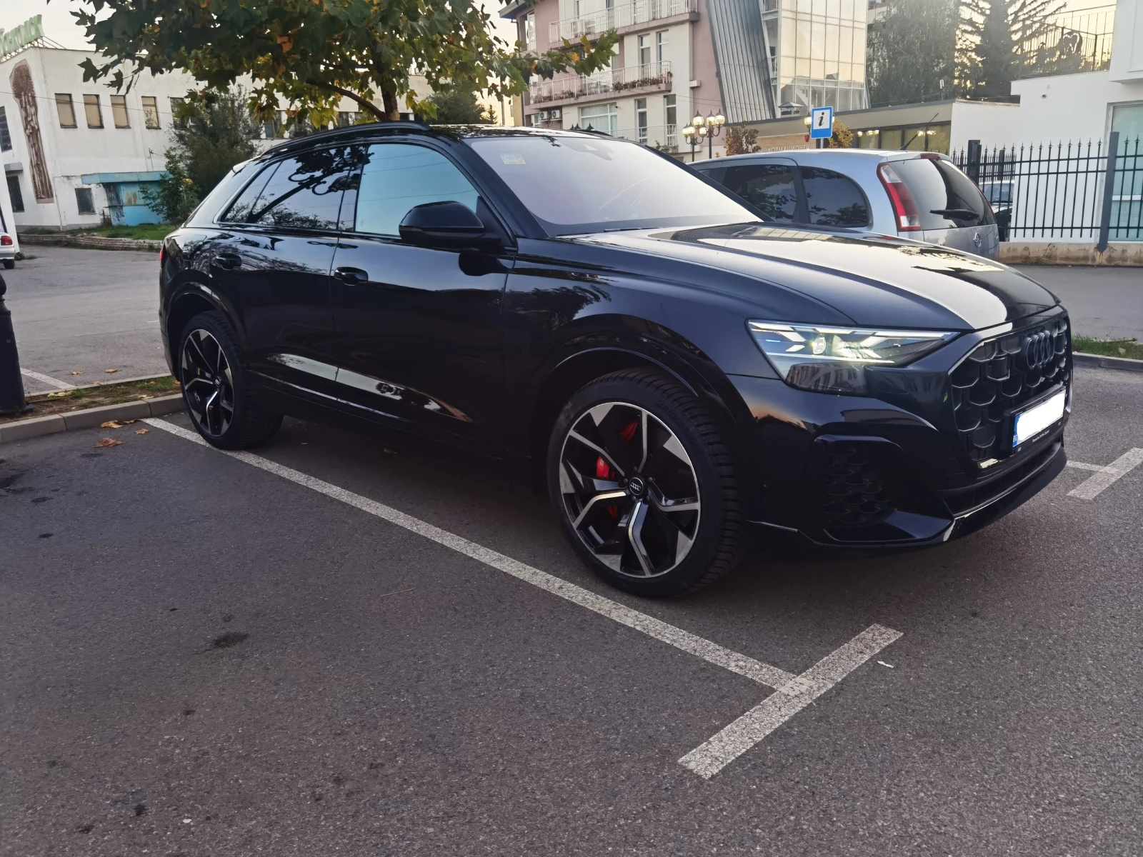 Audi SQ8  * 2025* MATRIX* 23* B&O* CARBON*  - изображение 2 | Auto.bg Audi SQ8  * 2025* MATRIX* 23* B&O* CARBON*  - изображение 2