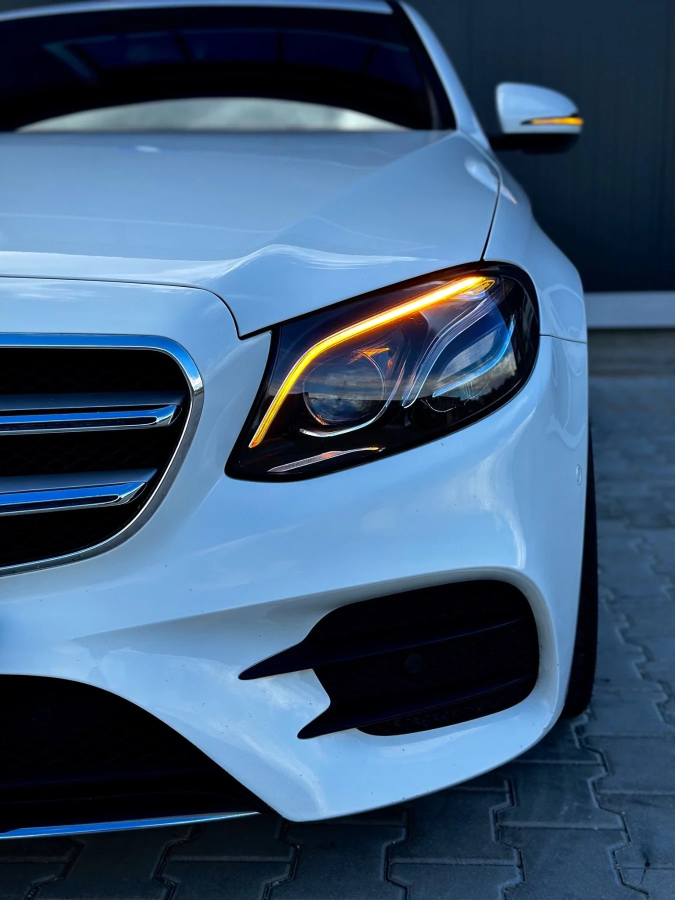 Mercedes-Benz E 220 РеалниКМ, AMG, BURMESTER, MULTIBEAM - изображение 5 | Auto.bg Mercedes-Benz E 220 РеалниКМ, AMG, BURMESTER, MULTIBEAM - изображение 5