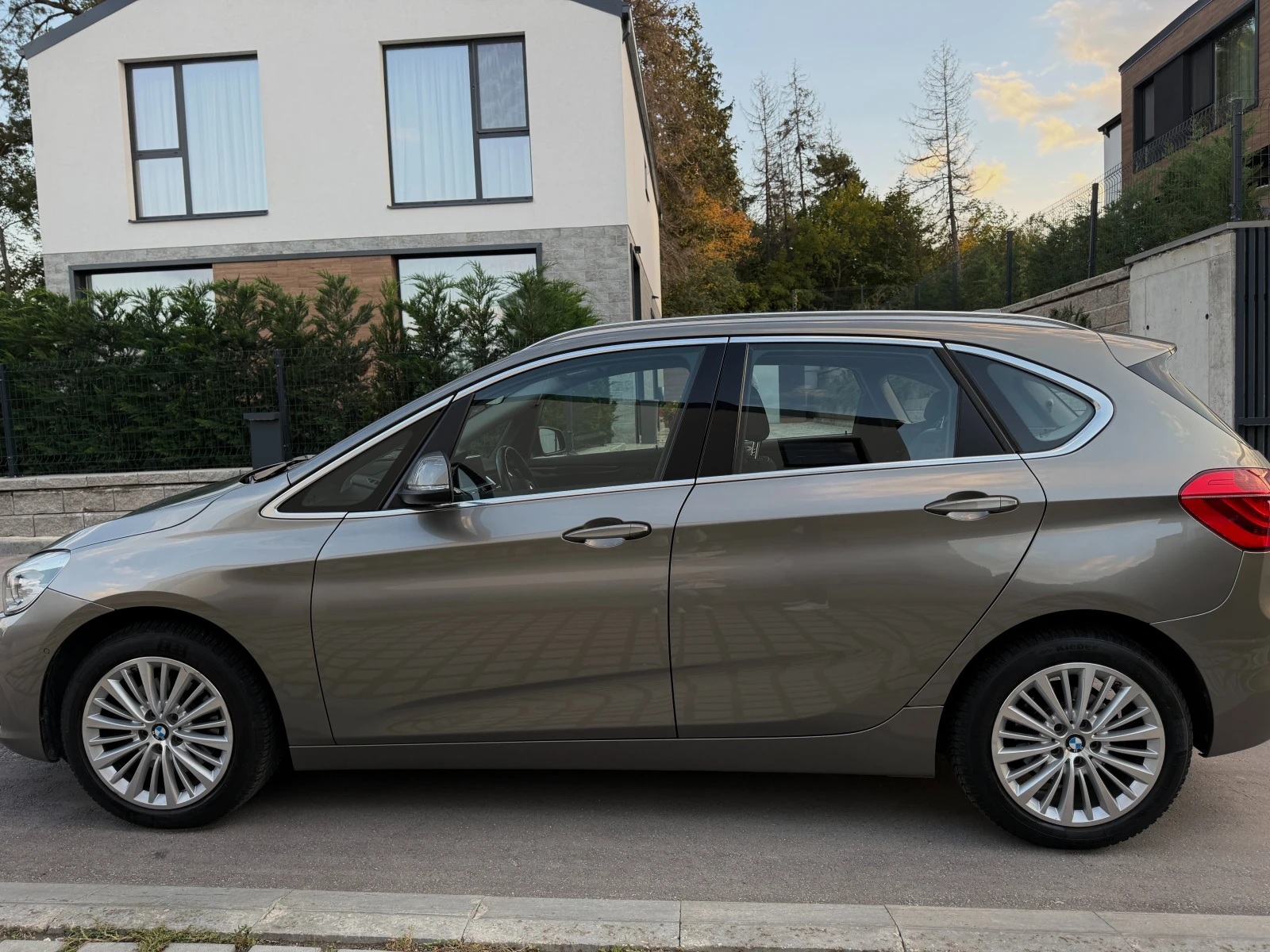 BMW 2 Active Tourer 220d - изображение 3 | Auto.bg BMW 2 Active Tourer 220d - изображение 3