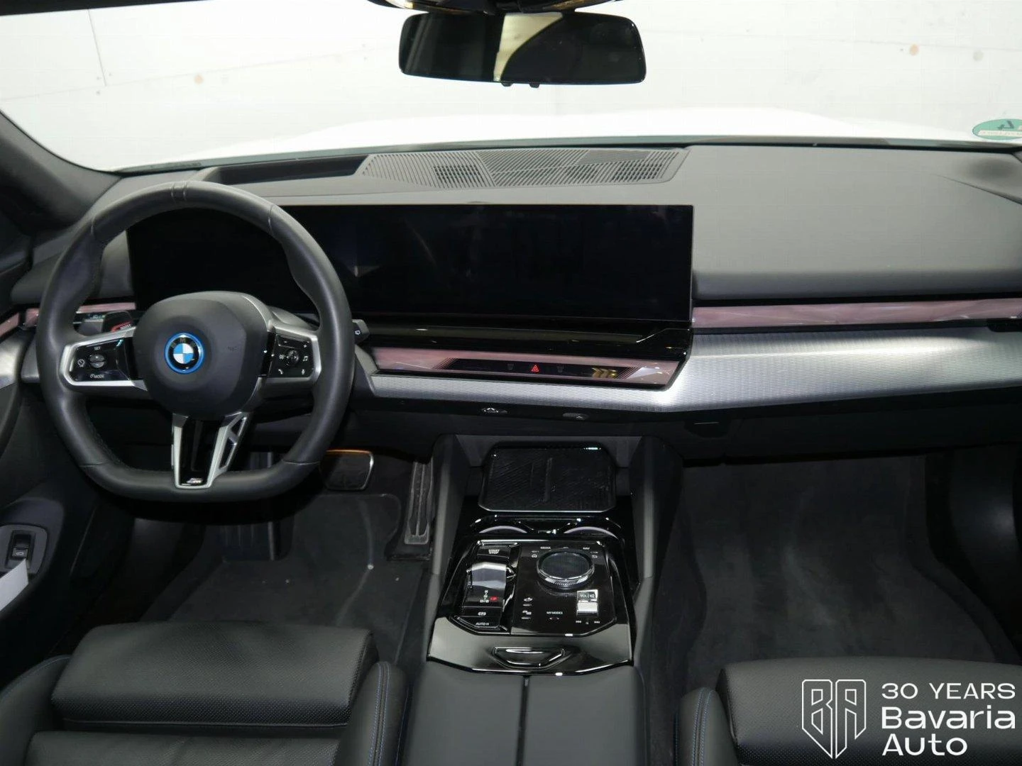 BMW i5 40 eDrive Touring M Sport Paket  - изображение 6 | Auto.bg BMW i5 40 eDrive Touring M Sport Paket  - изображение 6
