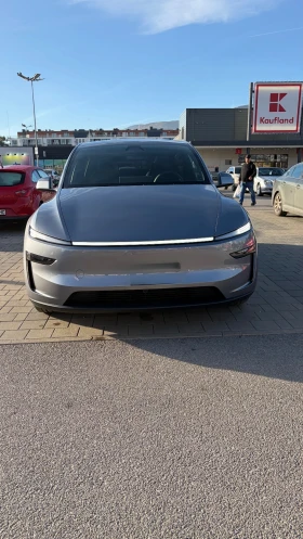 Tesla Model Y 2026/QUICKSILVER/Теглич