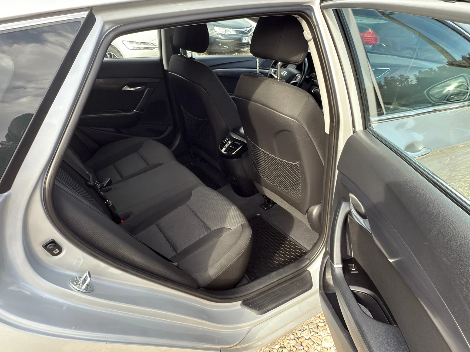 Hyundai I40 1.6 i - изображение 9 | Auto.bg Hyundai I40 1.6 i - изображение 9