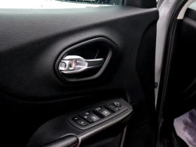 Jeep Cherokee TRAILHAWK * CARFAX * АвтоКредит* (ЦЕНА ДО БГ) - 19099 € / 37354.40 лв. - 98112375 14 | Car24.bg Jeep Cherokee TRAILHAWK * CARFAX * АвтоКредит* (ЦЕНА ДО БГ) - 19099 € / 37354.40 лв. - 98112375 14