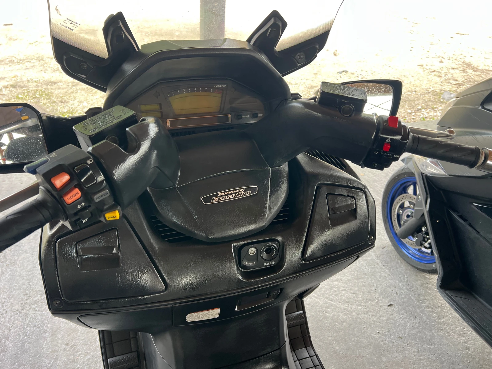 Suzuki Burgman 650i ABS. Lizing. Executive - изображение 7 | Auto.bg Suzuki Burgman 650i ABS. Lizing. Executive - изображение 7
