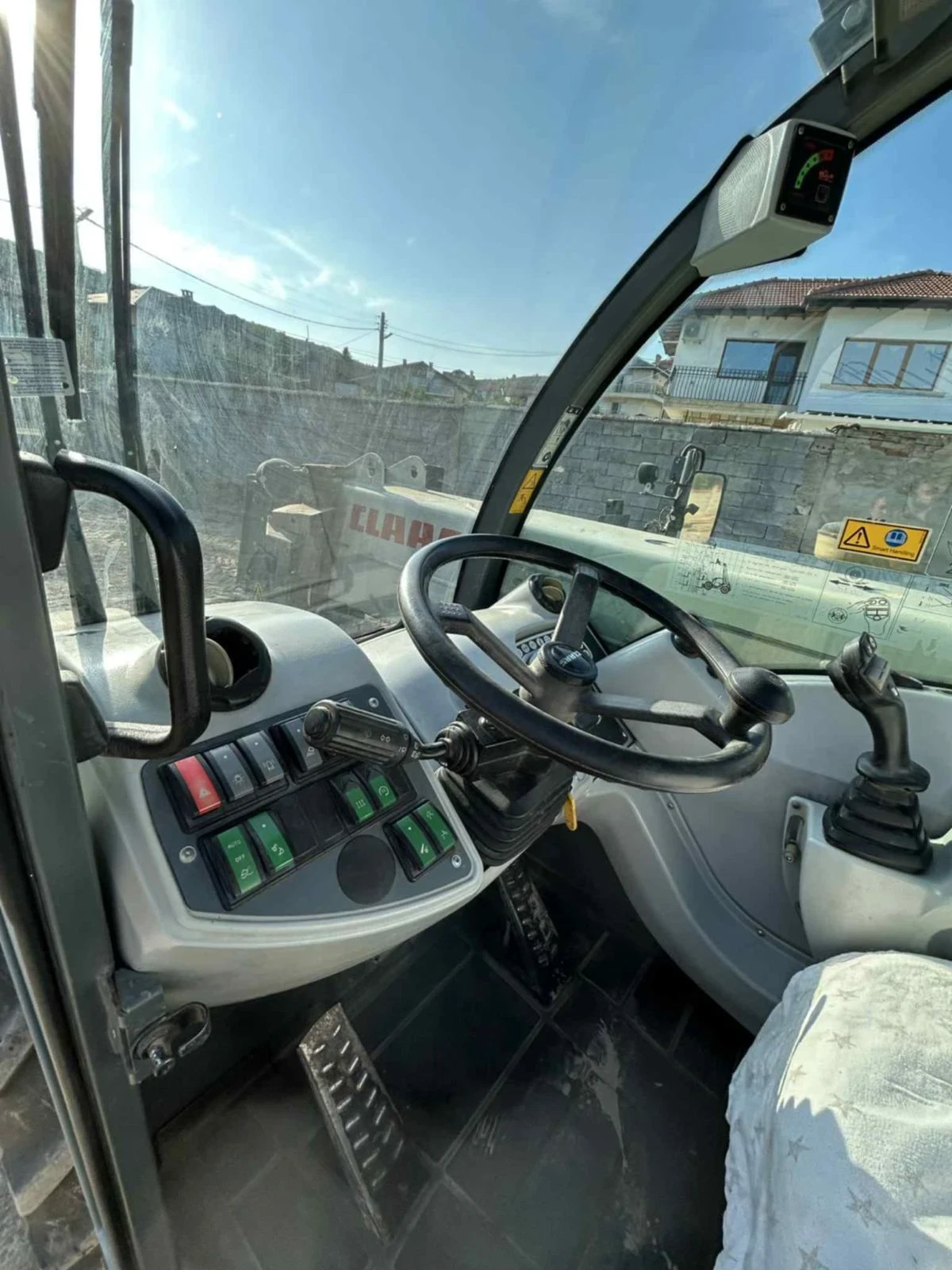 Телескопичен товарач Claas Скорпион 7040 - изображение 3 | Auto.bg Телескопичен товарач Claas Скорпион 7040 - изображение 3