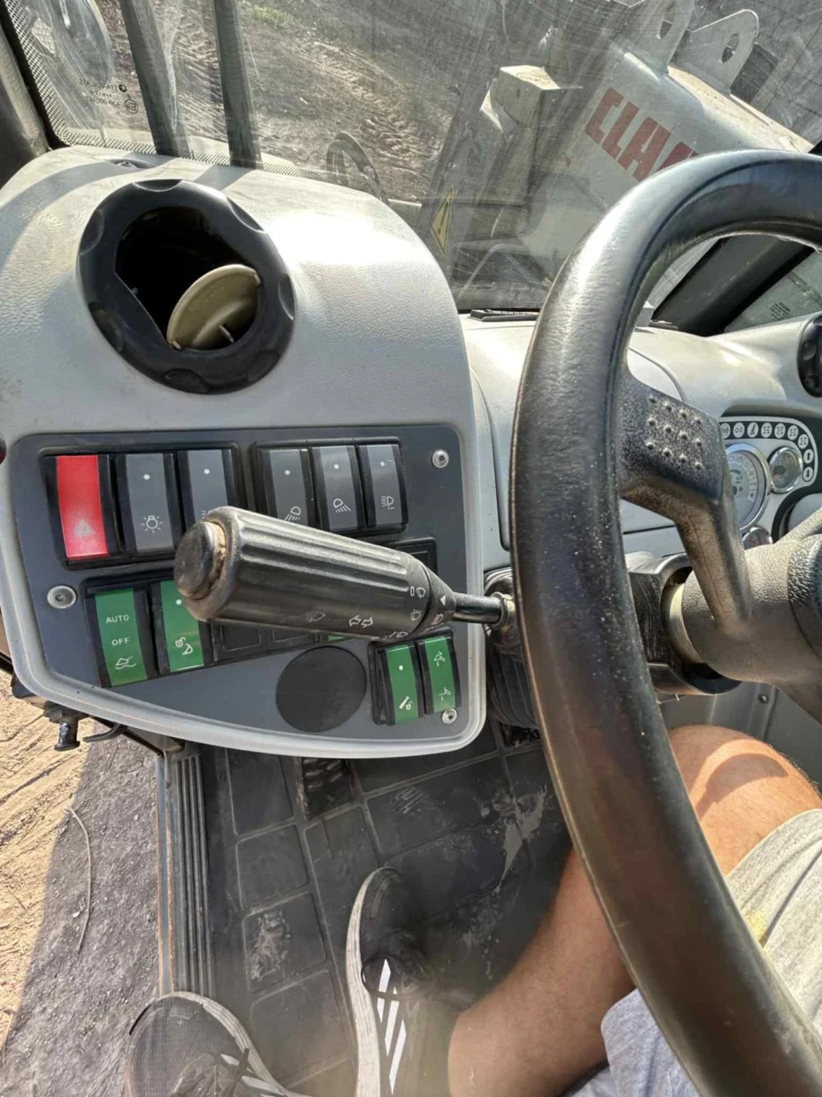 Телескопичен товарач Claas Скорпион 7040 - изображение 6 | Auto.bg Телескопичен товарач Claas Скорпион 7040 - изображение 6