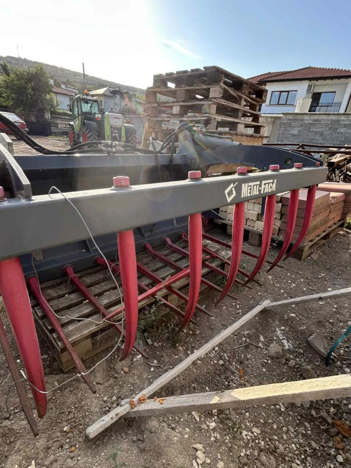 Телескопичен товарач Claas Скорпион 7040 - изображение 9 | Auto.bg Телескопичен товарач Claas Скорпион 7040 - изображение 9