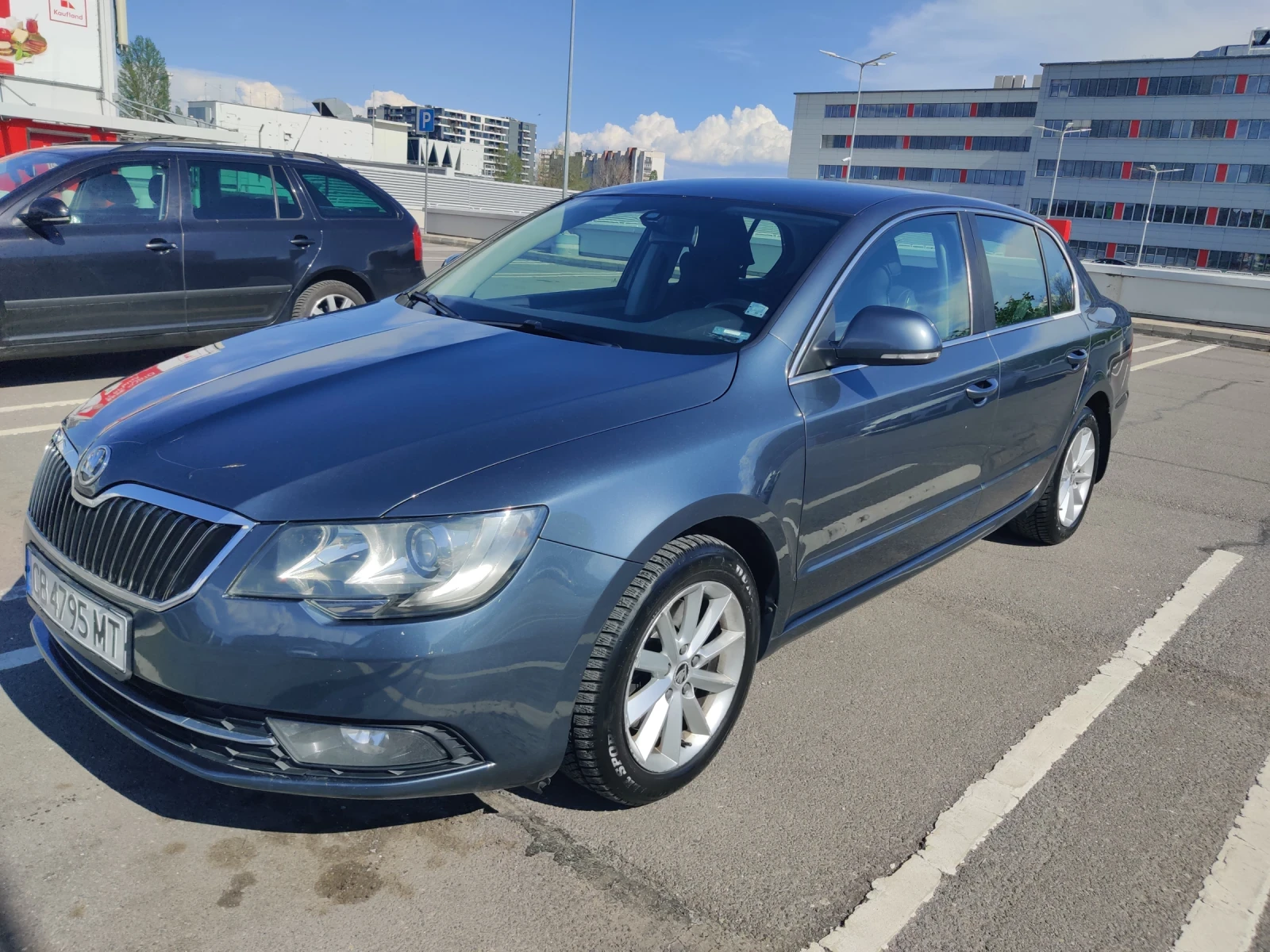 Skoda Superb 2.0TDI, 170HP, 4х4, 6DSG, пълна сервизна история - изображение 3 | Auto.bg Skoda Superb 2.0TDI, 170HP, 4х4, 6DSG, пълна сервизна история - изображение 3