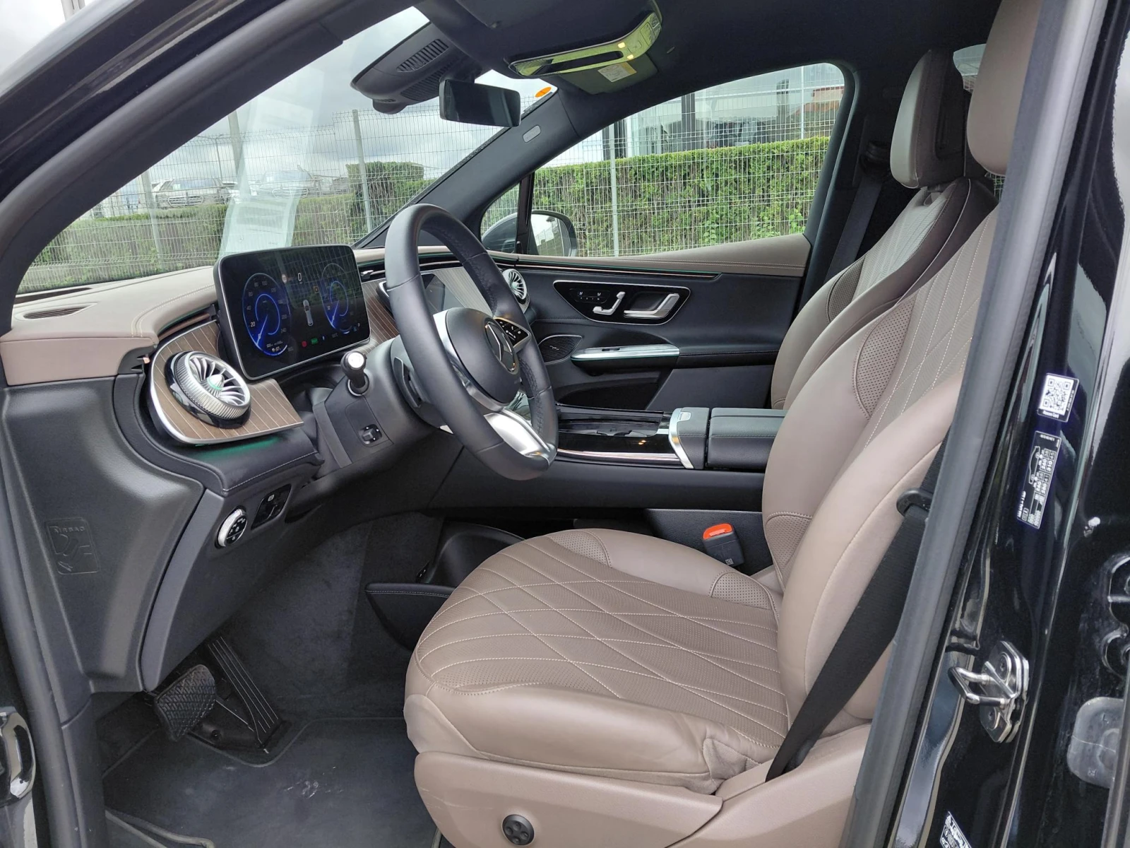 Mercedes-Benz EQE 500 4MATIC - изображение 9 | Auto.bg Mercedes-Benz EQE 500 4MATIC - изображение 9