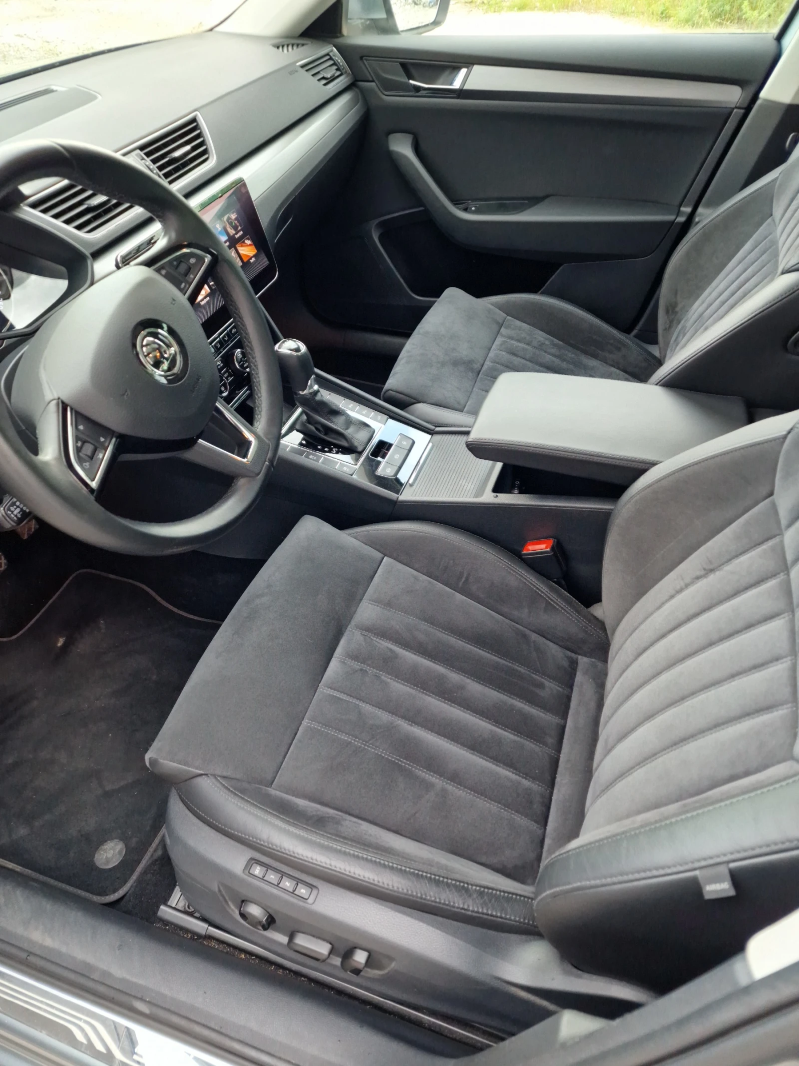 Skoda Superb 2.0 TDI DSG7 Панорама 190hp  - изображение 8 | Auto.bg Skoda Superb 2.0 TDI DSG7 Панорама 190hp  - изображение 8