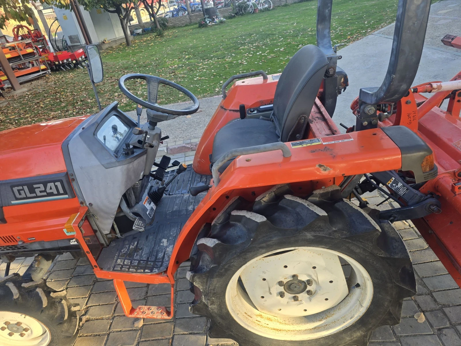 Трактор Kubota GL 241 - изображение 3 | Auto.bg Трактор Kubota GL 241 - изображение 3