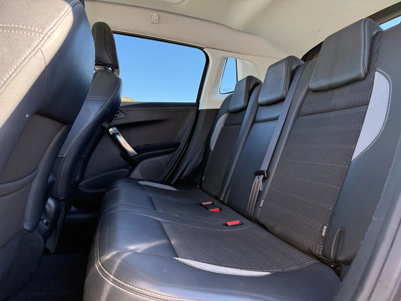 Peugeot 2008 1.6HDI-Alure 92к.с-95000км навигация-самопаркиране - изображение 10 | Auto.bg Peugeot 2008 1.6HDI-Alure 92к.с-95000км навигация-самопаркиране - изображение 10