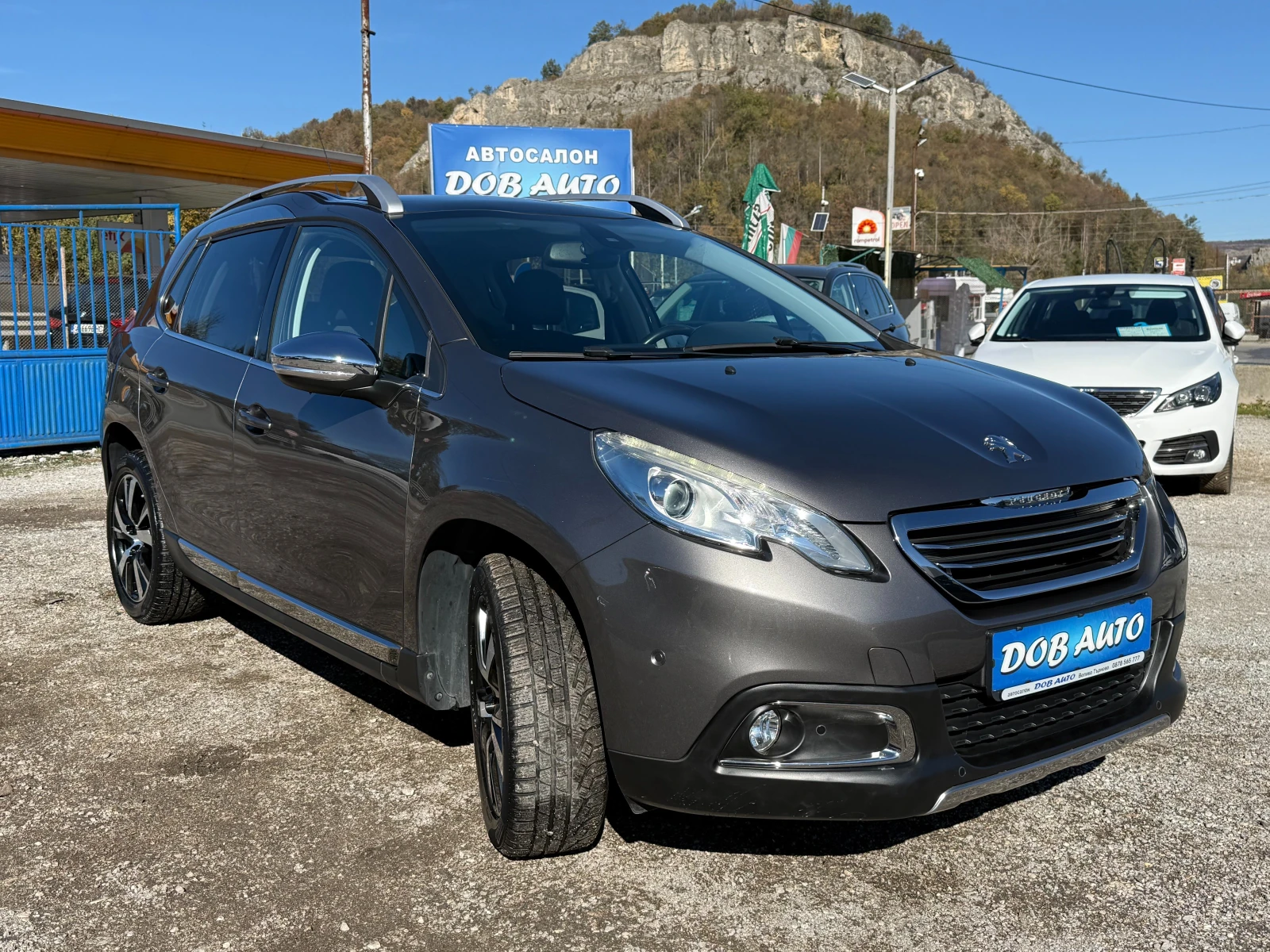 Peugeot 2008 1.6HDI-Alure 92к.с-95000км навигация-самопаркиране - изображение 8 | Auto.bg Peugeot 2008 1.6HDI-Alure 92к.с-95000км навигация-самопаркиране - изображение 8