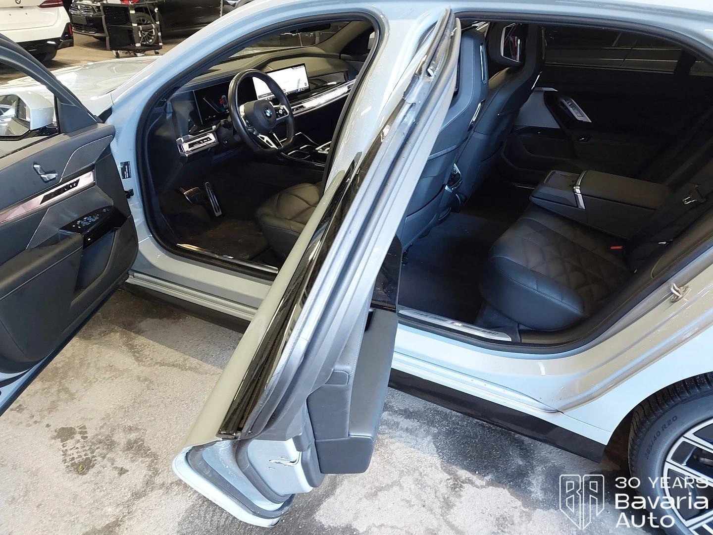 BMW 740 d xDrive M Sport Paket Sportautomatic - изображение 5 | Auto.bg BMW 740 d xDrive M Sport Paket Sportautomatic - изображение 5