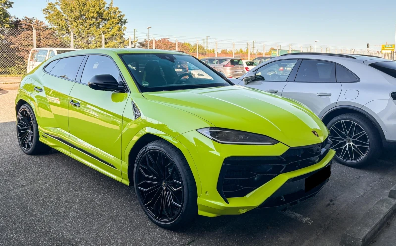 Lamborghini Urus SE 4.0 V8 Plug-in Hybrid 4WD - 322000 € / 629777.26 лв. - 35414512 1 | Car24.bg Lamborghini Urus SE 4.0 V8 Plug-in Hybrid 4WD - 322000 € / 629777.26 лв. - 35414512 1