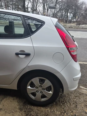 Hyundai I30 - 1999 € / 3909.70 лв. - 81584576 15 | Car24.bg Hyundai I30 - 1999 € / 3909.70 лв. - 81584576 15