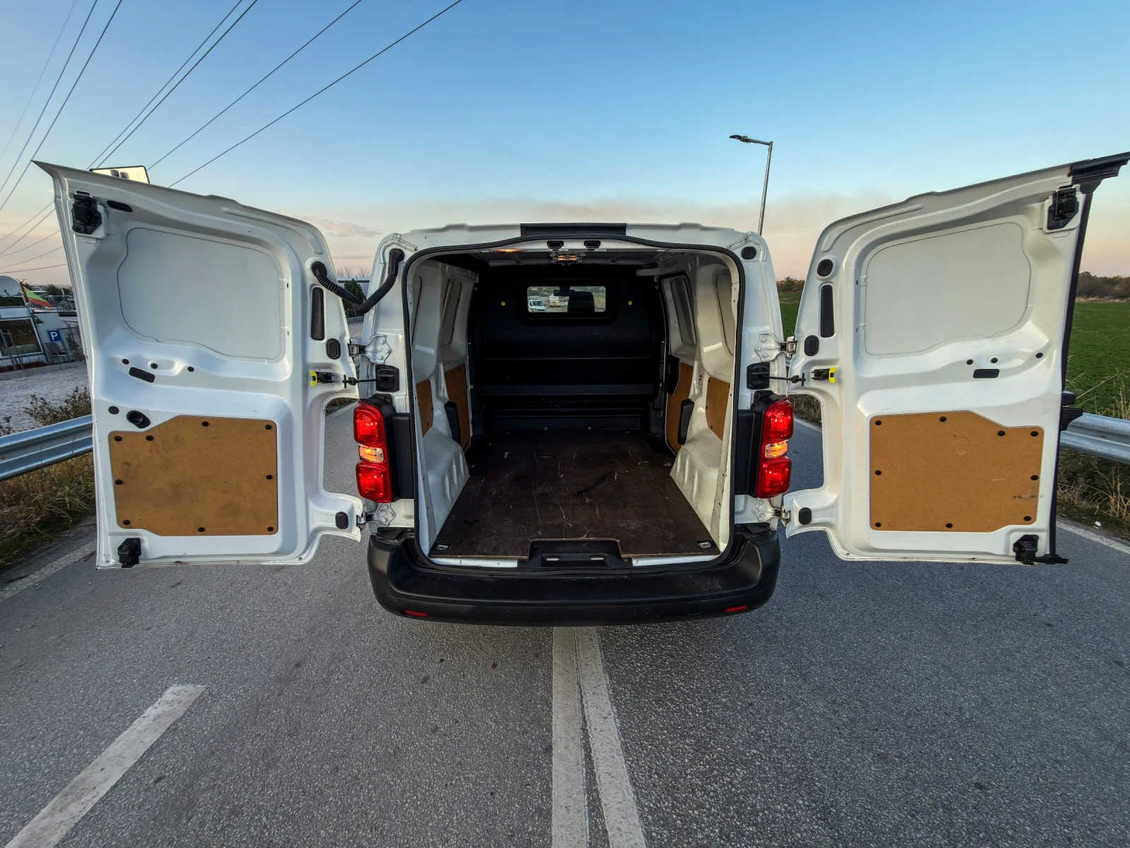 Citroen Jumpy 1.6 HDI EURO 6 - изображение 7 | Auto.bg Citroen Jumpy 1.6 HDI EURO 6 - изображение 7