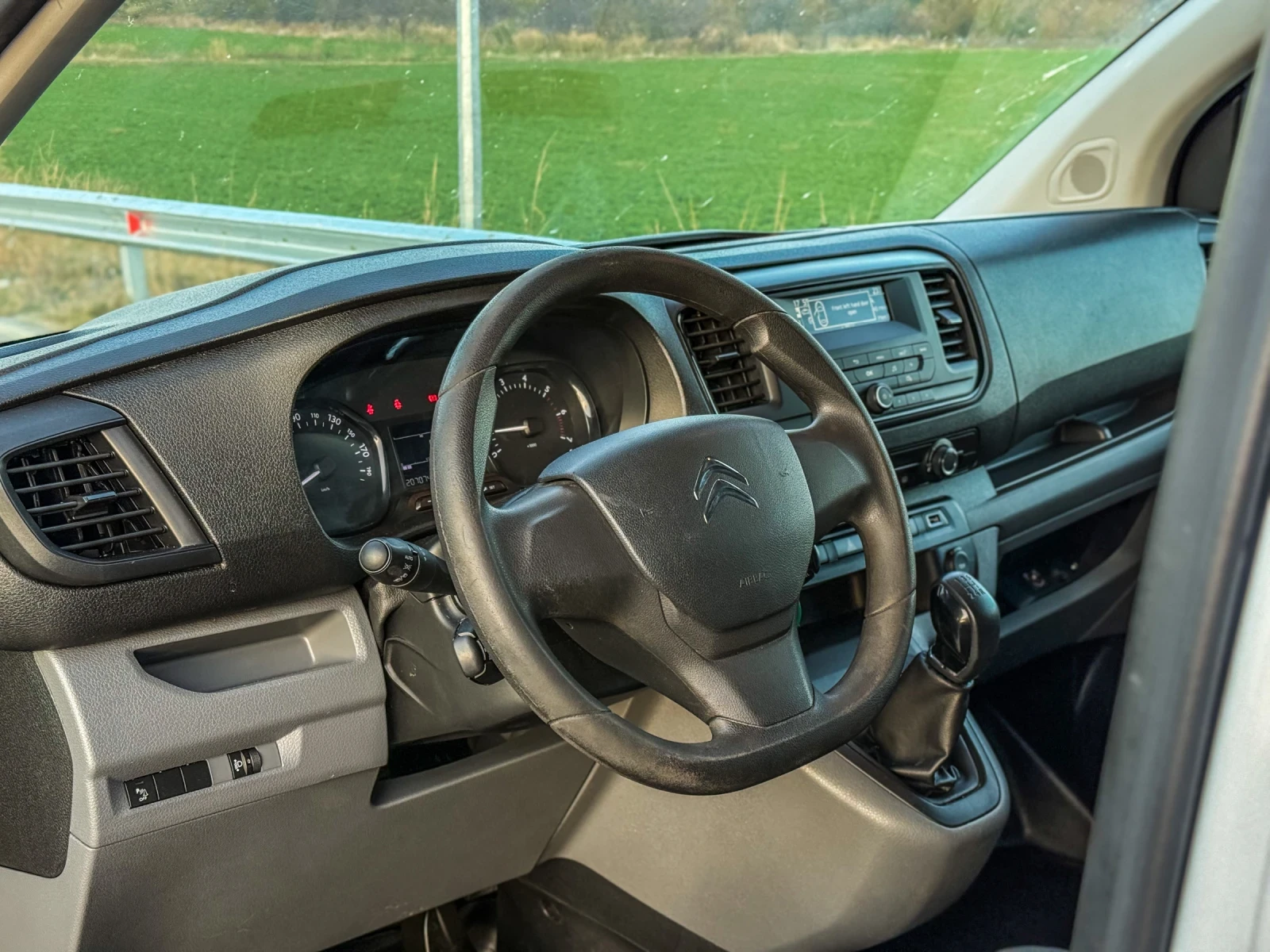 Citroen Jumpy 1.6 HDI EURO 6 - изображение 8 | Auto.bg Citroen Jumpy 1.6 HDI EURO 6 - изображение 8