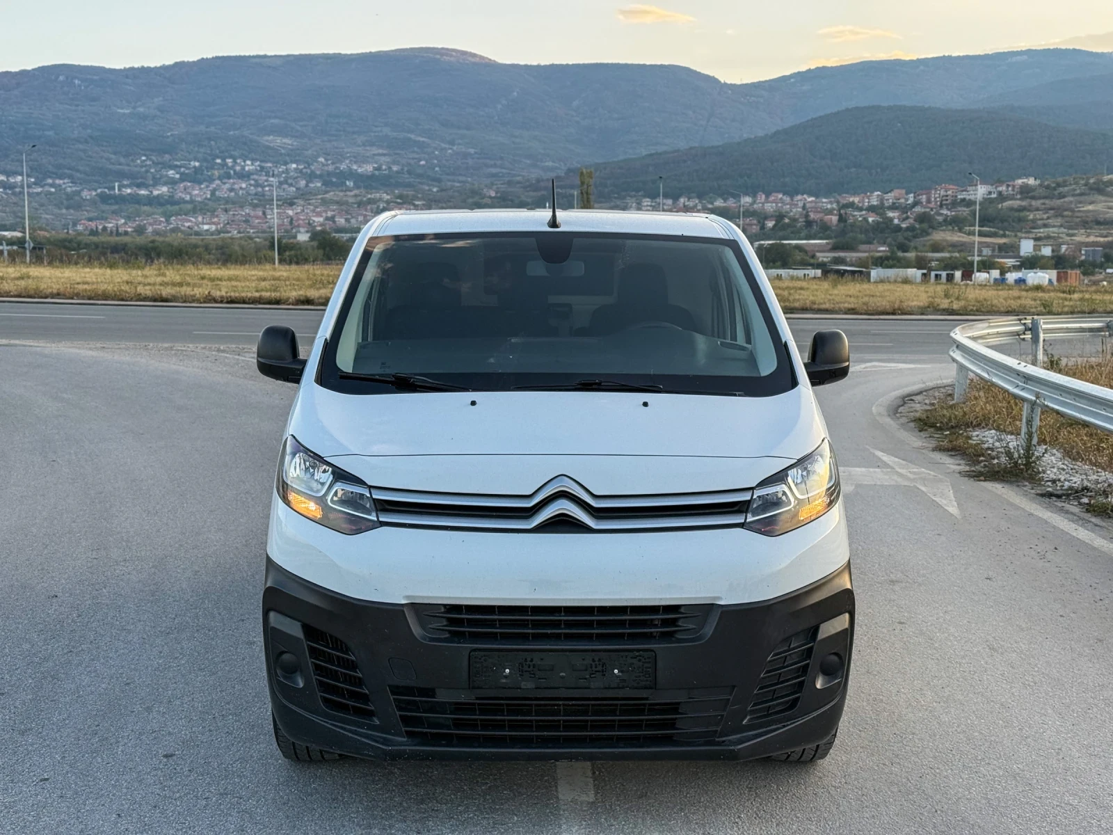 Citroen Jumpy 1.6 HDI EURO 6 - изображение 2 | Auto.bg Citroen Jumpy 1.6 HDI EURO 6 - изображение 2