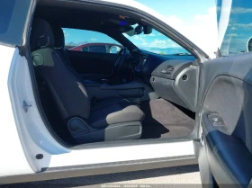 Dodge Challenger 3.6L V-6 DOHC, VVT, 305HP Rear Wheel Drive - 23400 лв. / 11964.23 € - 10533370 10 | Car24.bg Dodge Challenger 3.6L V-6 DOHC, VVT, 305HP Rear Wheel Drive - 23400 лв. / 11964.23 € - 10533370 10