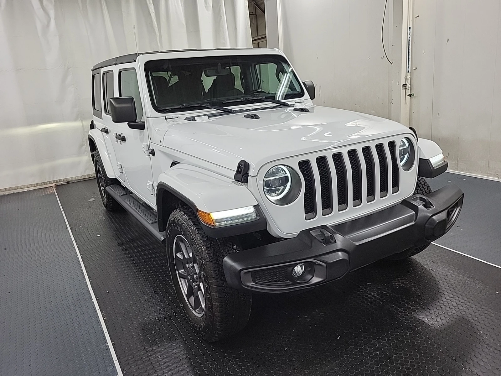 Jeep Wrangler * 80TH ANNIVERSA* CARFAX * БЕЗ ПЪРВОНАЧАЛНА ВНОСКА - изображение 3 | Auto.bg Jeep Wrangler * 80TH ANNIVERSA* CARFAX * БЕЗ ПЪРВОНАЧАЛНА ВНОСКА - изображение 3