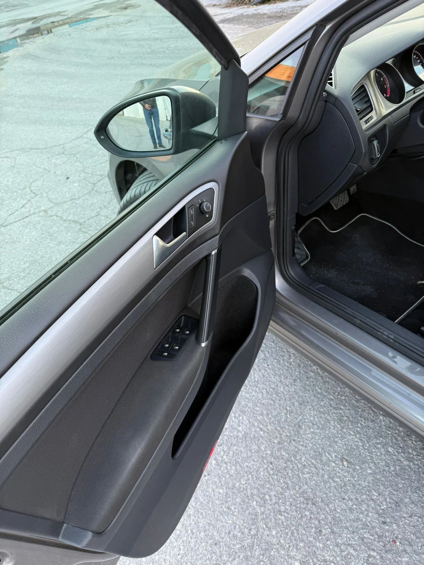 VW Golf 1.4 TSI 150 DSG7 R line  - изображение 10 | Auto.bg VW Golf 1.4 TSI 150 DSG7 R line  - изображение 10