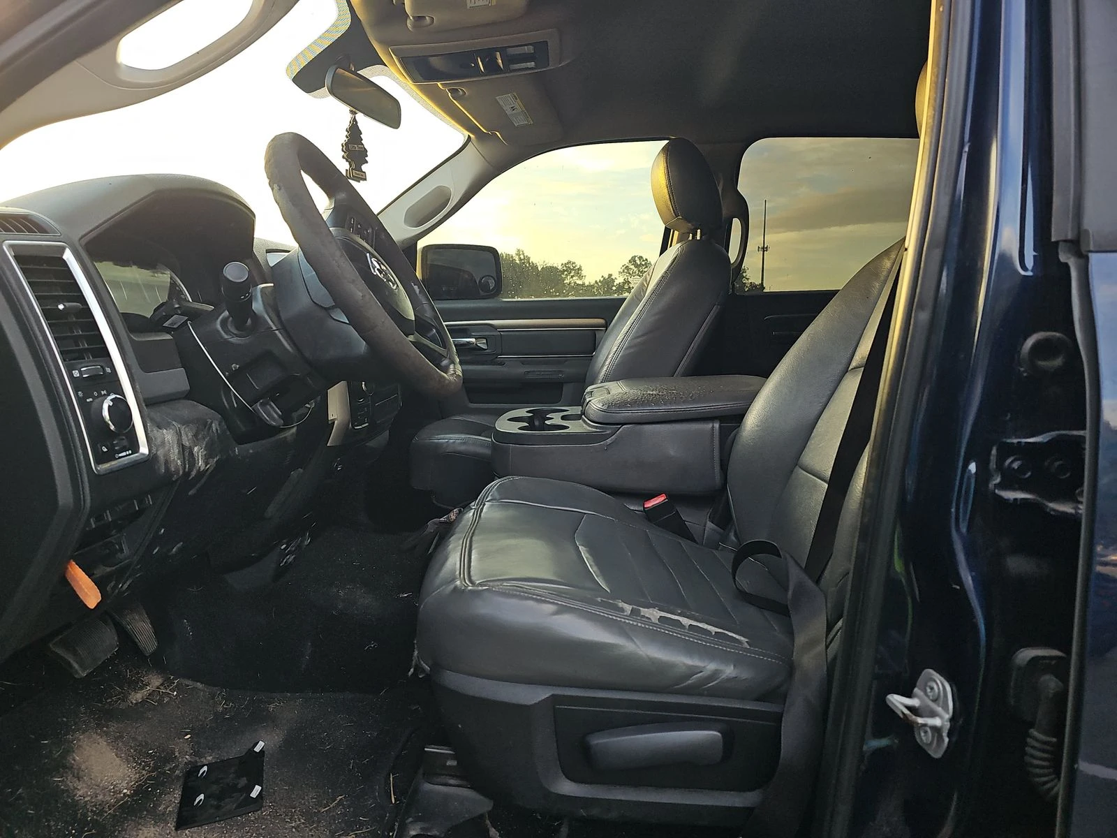 Dodge RAM 1500 SLT Crew Cab Short Bed - изображение 8 | Auto.bg Dodge RAM 1500 SLT Crew Cab Short Bed - изображение 8