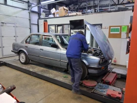 BMW 318 e30 - 9000 € / 17602.47 лв. - 77420570 9 | Car24.bg BMW 318 e30 - 9000 € / 17602.47 лв. - 77420570 9