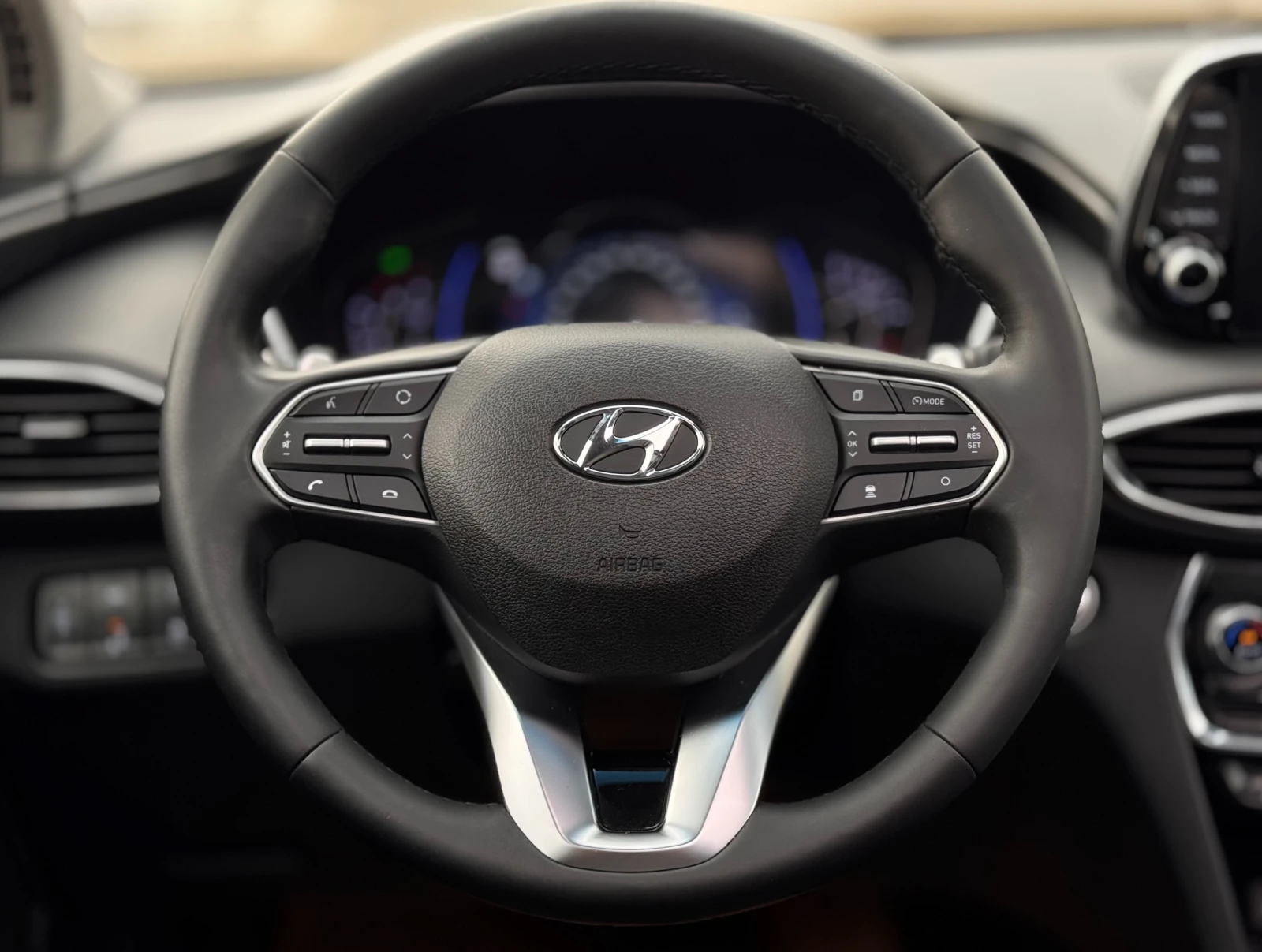 Hyundai Santa fe - 2.2CRDi - 4wd - Full - Cam360 - Led - Navi - - изображение 8 | Auto.bg Hyundai Santa fe - 2.2CRDi - 4wd - Full - Cam360 - Led - Navi - - изображение 8