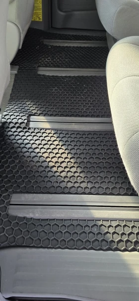 Toyota Sienna 3.5 V6 FWD 267к.с - 17000 € / 33249.11 лв. - 65555567 16 | Car24.bg Toyota Sienna 3.5 V6 FWD 267к.с - 17000 € / 33249.11 лв. - 65555567 16