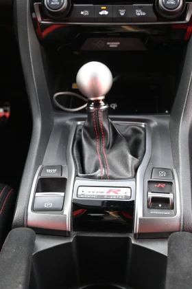 Honda Civic Type-R GT - 62000 лв. / 31700.10 € - 24394795 8 | Car24.bg Honda Civic Type-R GT - 62000 лв. / 31700.10 € - 24394795 8