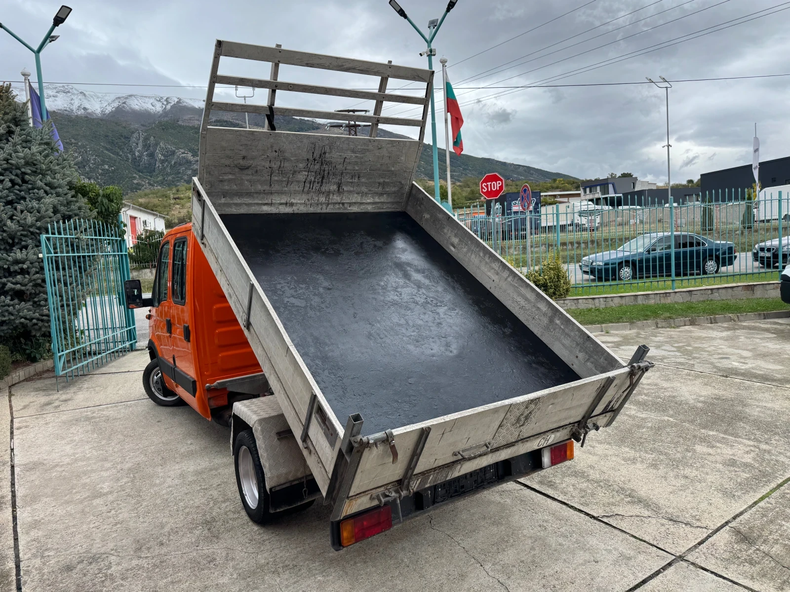 Iveco Daily 35C11* 2.8 HPI* 7 места* Тристранен самосвал - изображение 6 | Auto.bg Iveco Daily 35C11* 2.8 HPI* 7 места* Тристранен самосвал - изображение 6